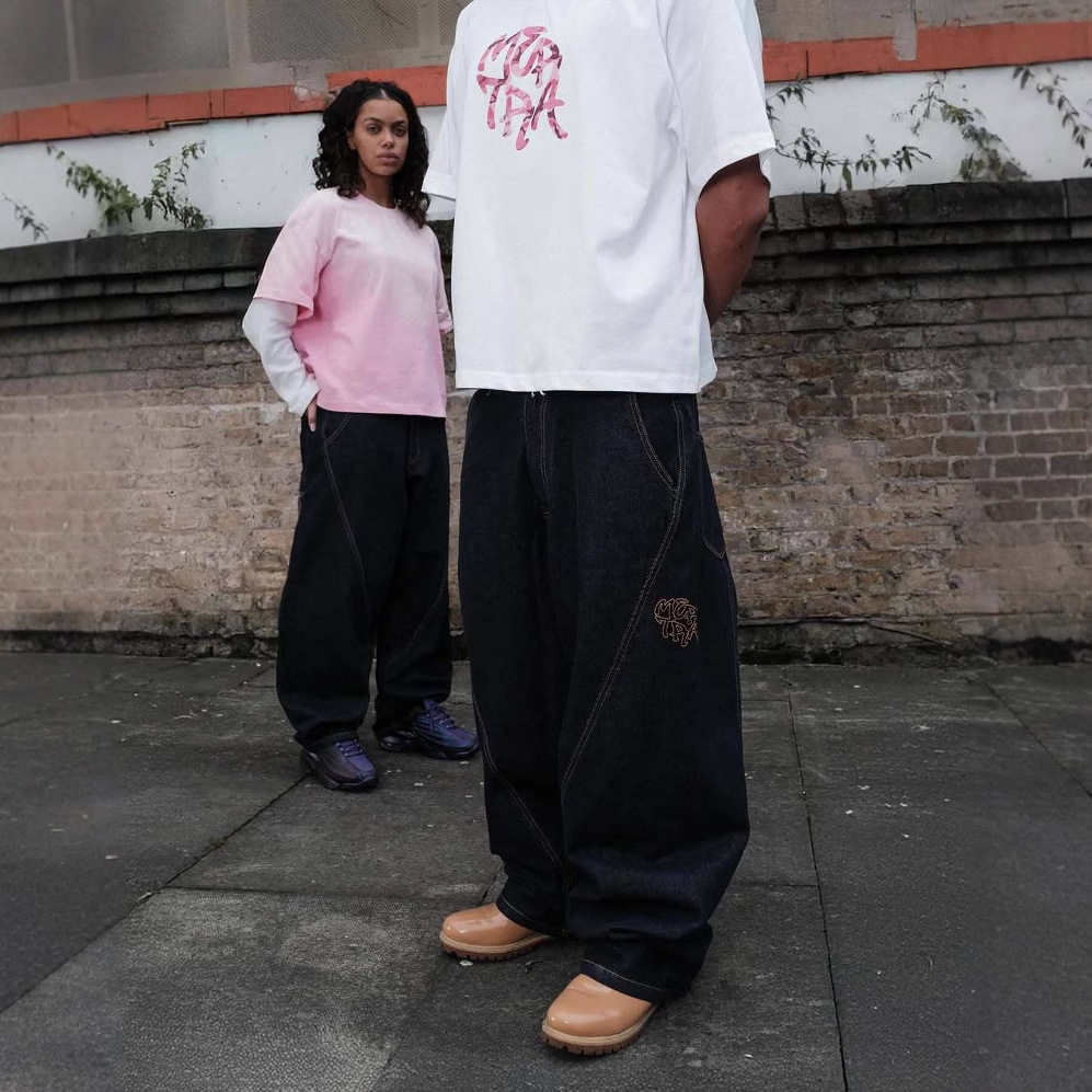 Streetwear Brand Niche - Koszulka z krótkim rękawem Mertra Niche