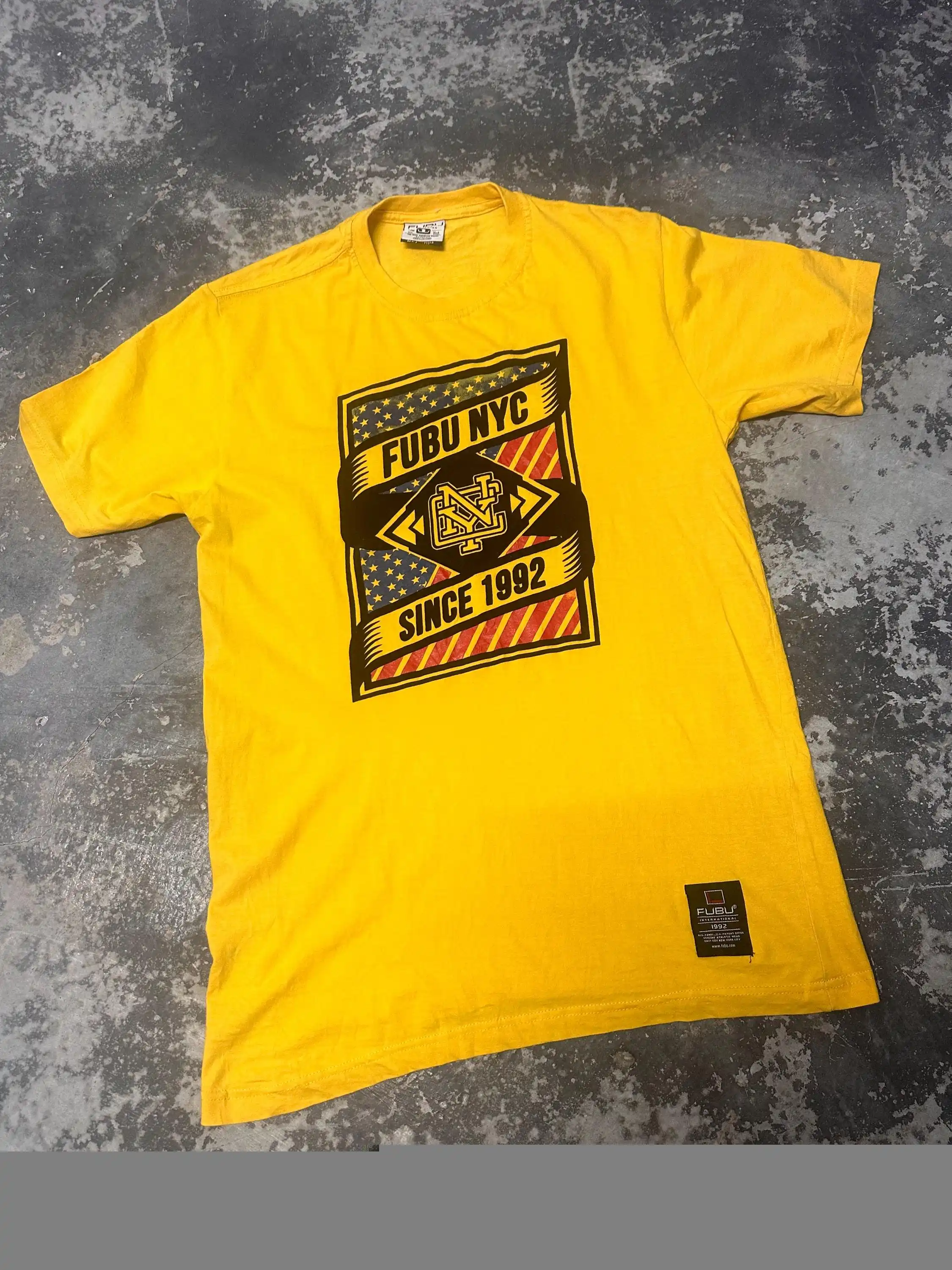 Yellow Streetwear Brand - Koszulka Vintage Fubu New York Streetwear
