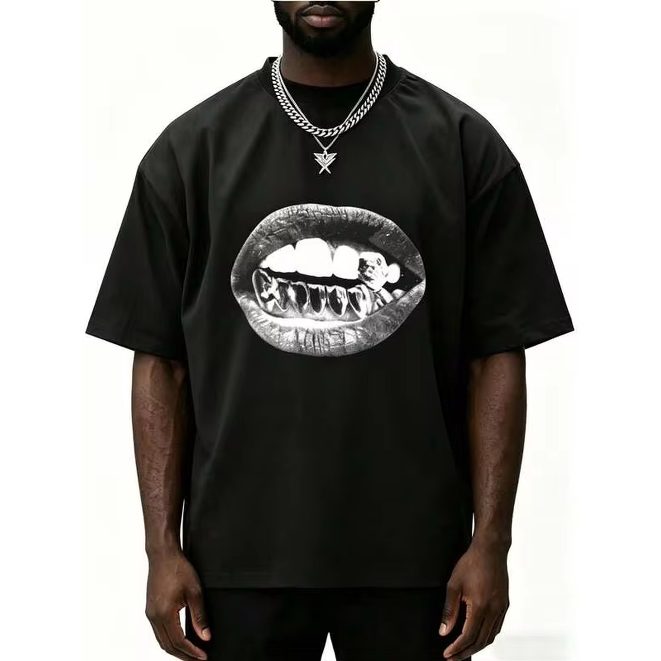 Streetwear Brand Italy - T-shirt oversize o luźnym kroju z