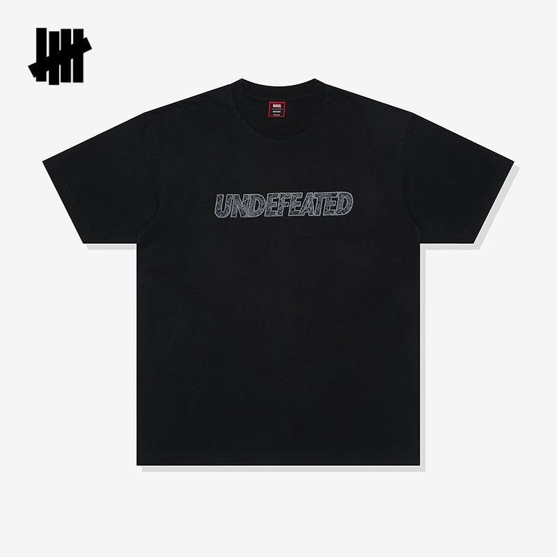 Nieskazitelna, uniwersalna kos – Streetwear Brand Undefeated recenzja i cena